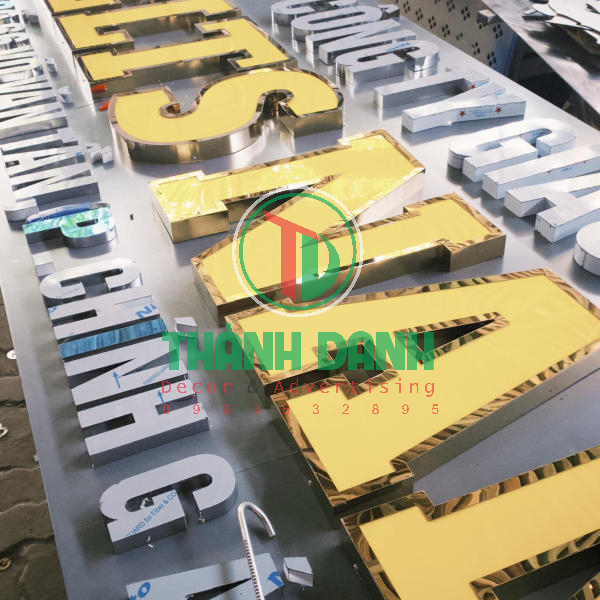 Lưu ý khi lựa chọn đơn vị gia công chữ nổi hông nhôm