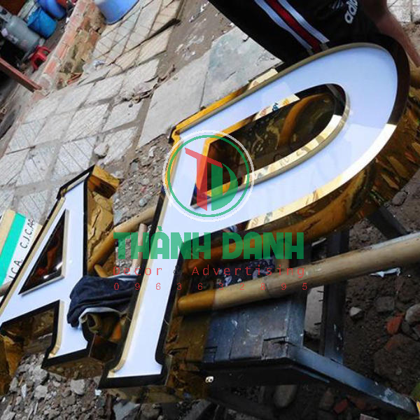 Những lưu ý khi gia công chữ nhôm trong làm bảng hiệu quảng cáo giá rẻ