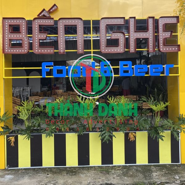 Ứng dụng của chữ nhôm có gờ trong làm biển hiệu quảng cáo