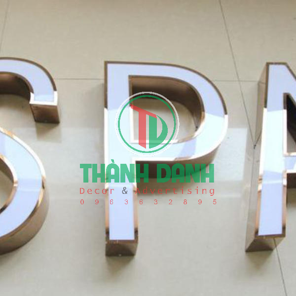 Ứng dụng của gia công chữ nổi hông nhôm mica