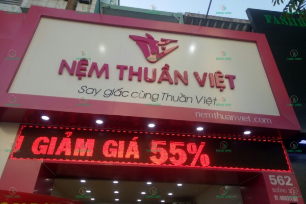 Làm bảng hiệu alu chữ nổi hông nhôm