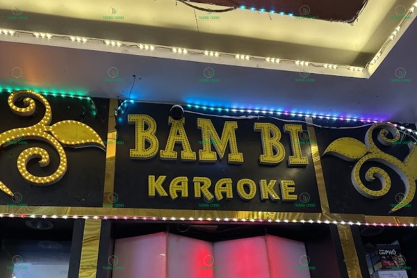 Làm bảng hiệu Alu chữ nổi kết hợp Mica