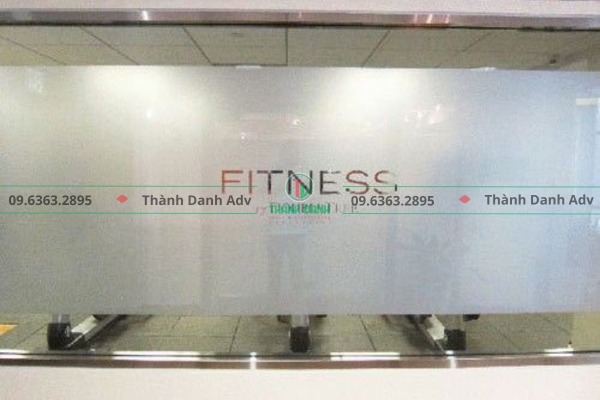 Cắt chữ decal sử dụng trong các sự kiện, hội nghị