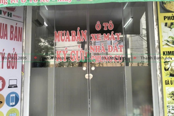 Cắt chữ decal trang trí tiệm, cửa hàng